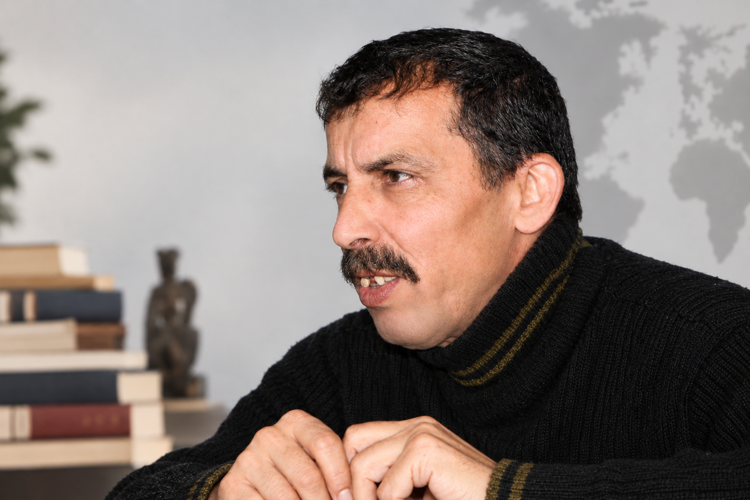 Read more about the article الاستقواء بالخارج