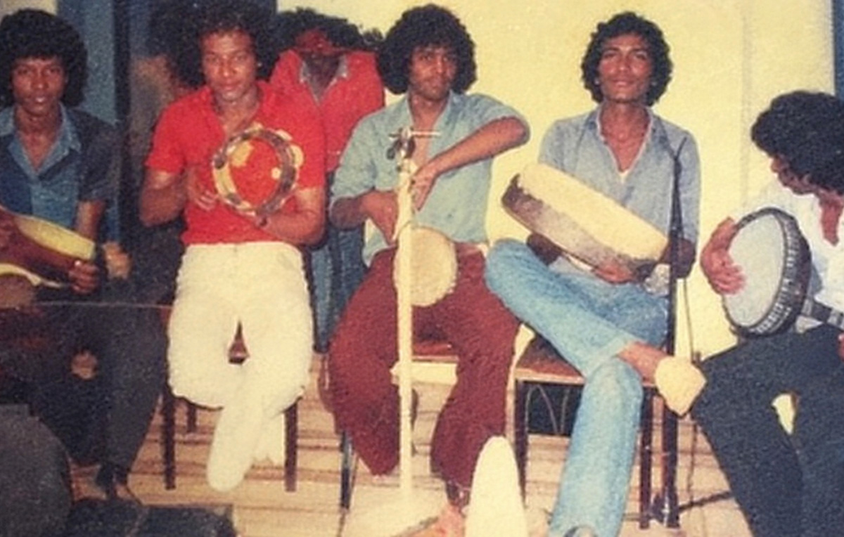 You are currently viewing المطرب الأحفيري أحمد الطاهري (البانجو) و رشيد نيني في القبوز (السجن) وما أدراك ما القبوز..